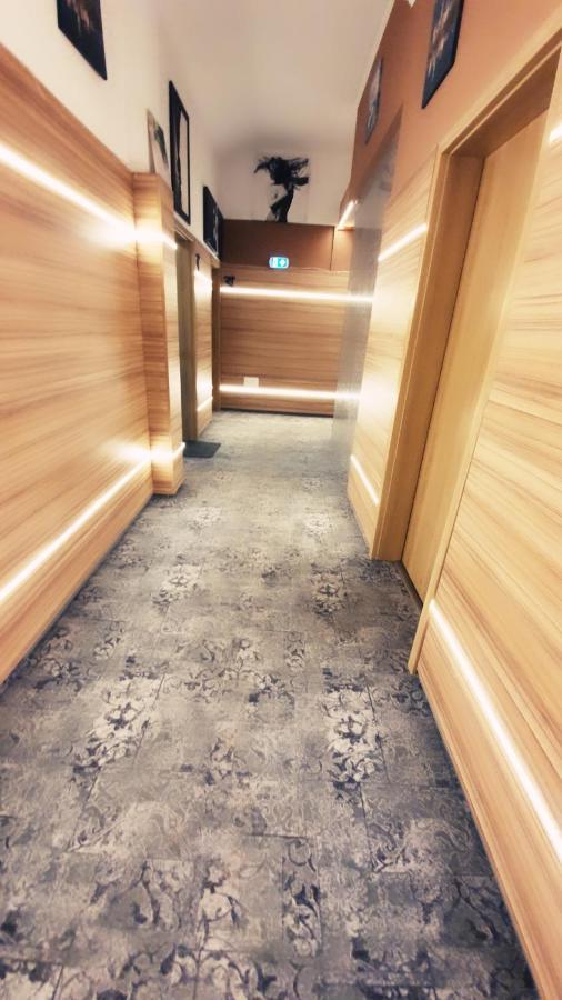 Stay Inn Rediu Valea Lupului  Buitenkant foto