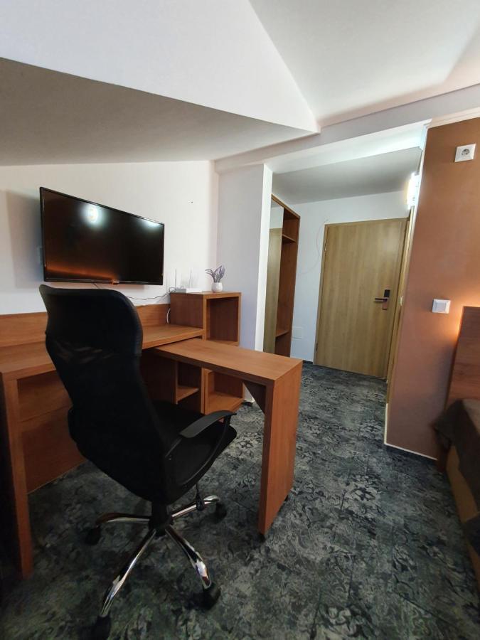 Stay Inn Rediu Valea Lupului  Buitenkant foto