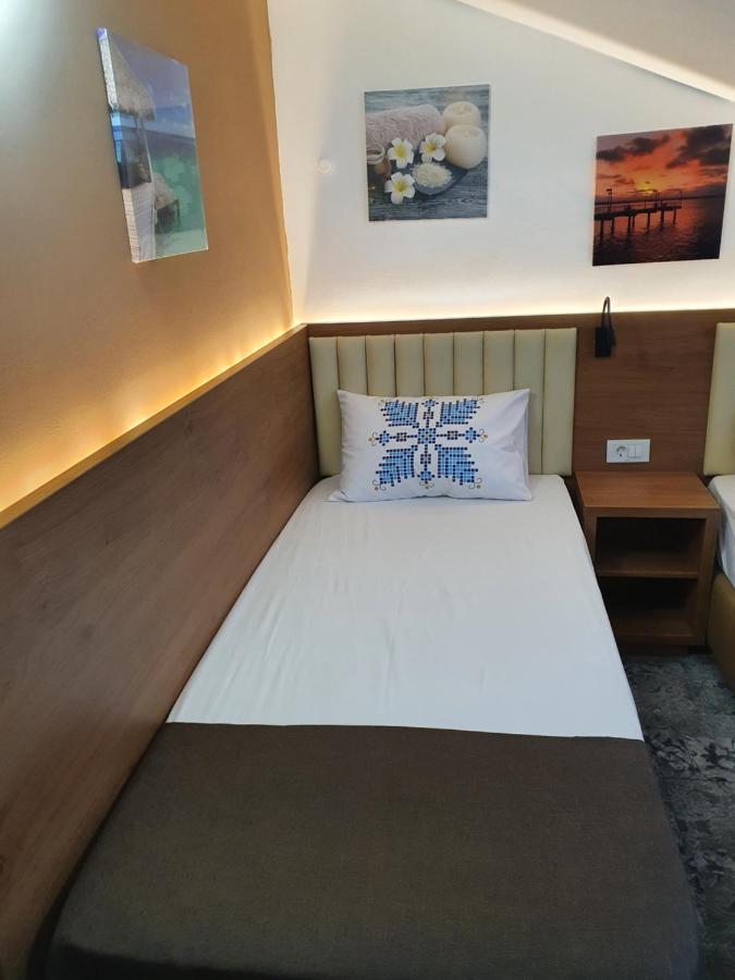 Stay Inn Rediu Valea Lupului  Buitenkant foto
