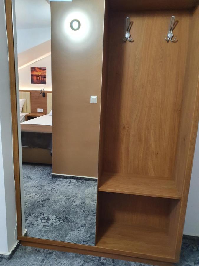 Stay Inn Rediu Valea Lupului  Buitenkant foto