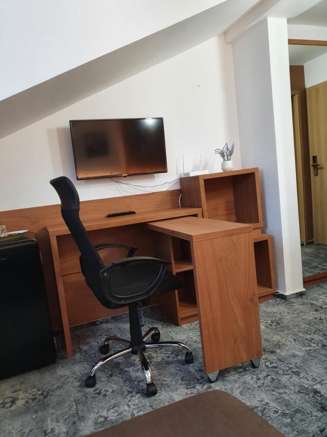Stay Inn Rediu Valea Lupului  Buitenkant foto