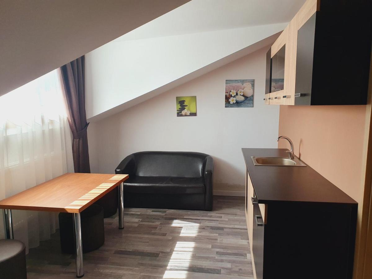 Stay Inn Rediu Valea Lupului  Buitenkant foto