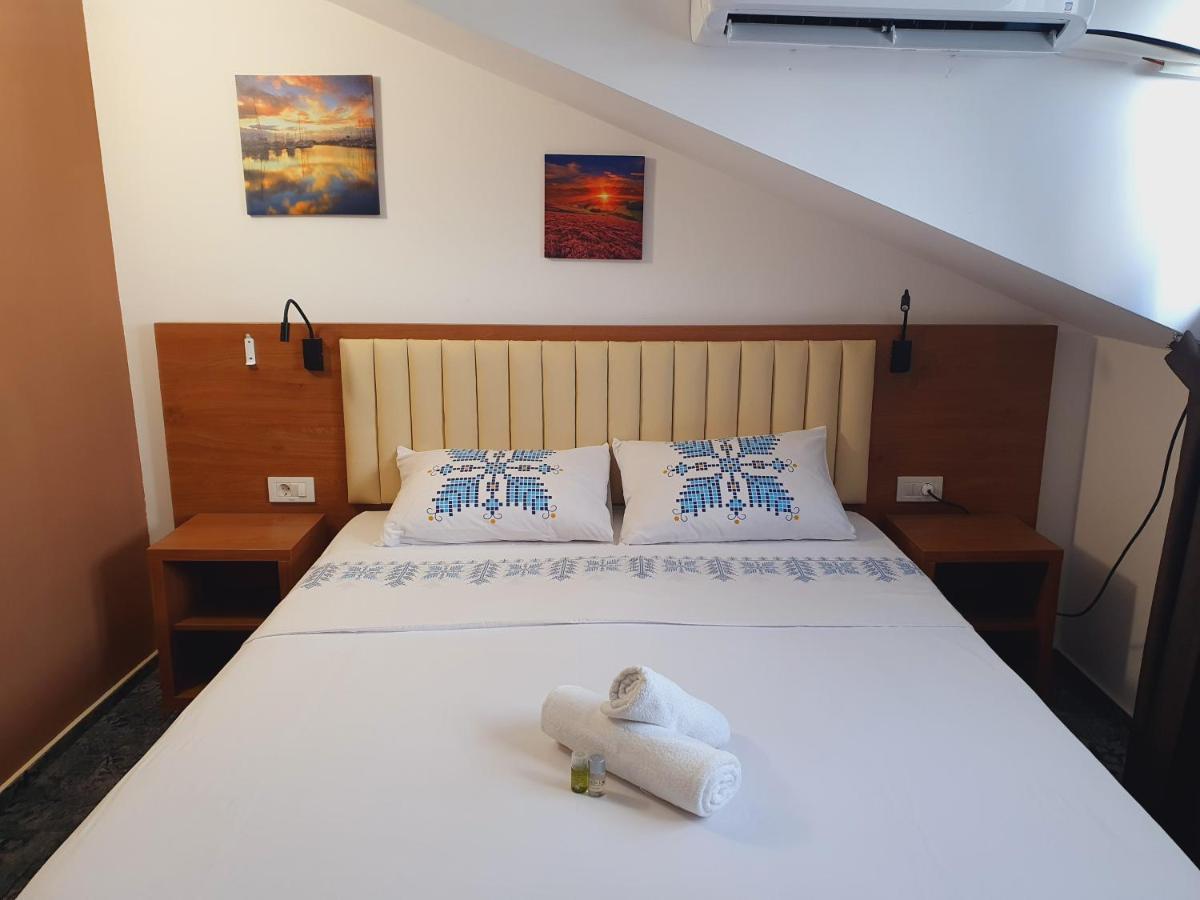 Stay Inn Rediu Valea Lupului  Buitenkant foto