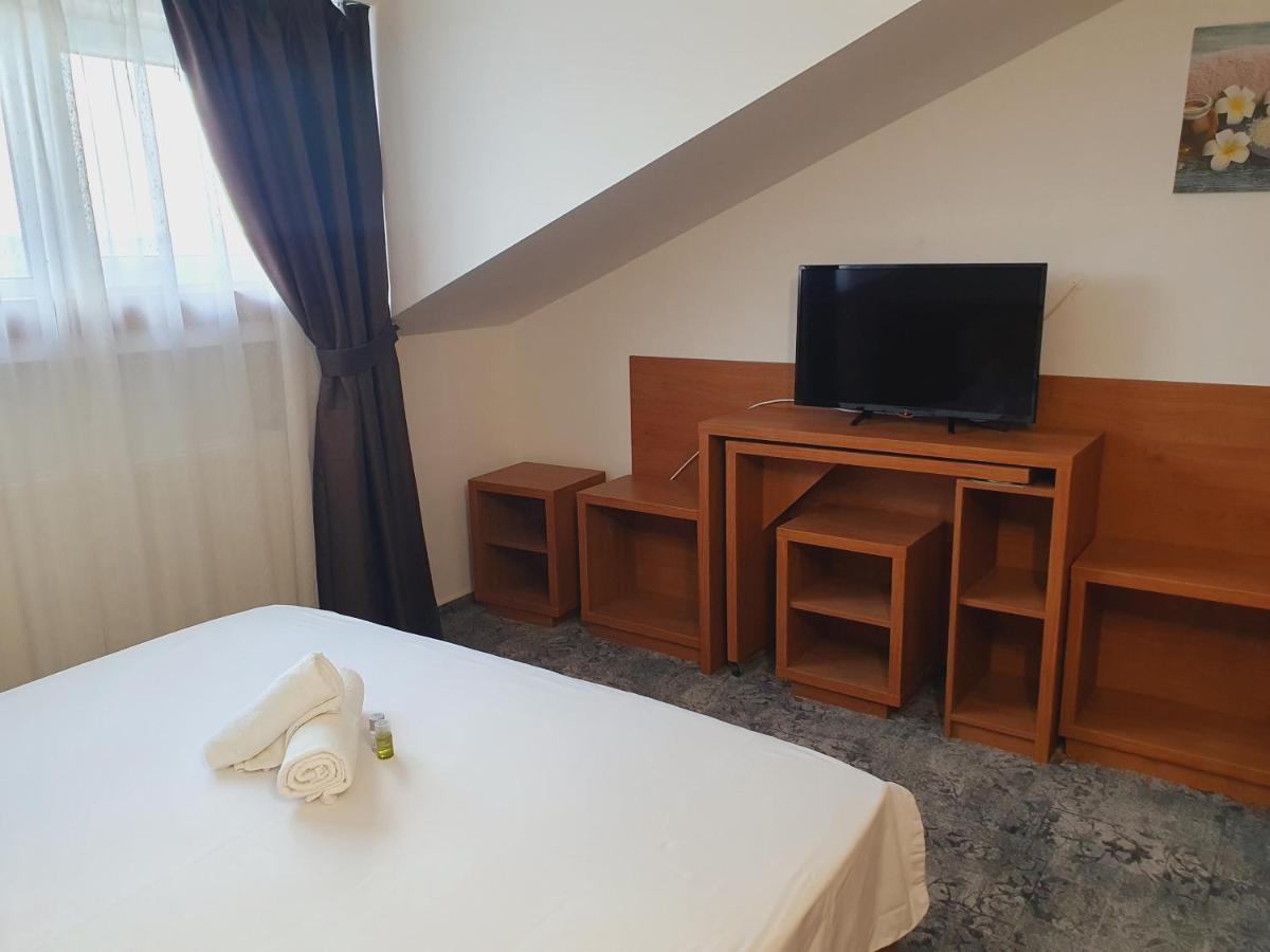 Stay Inn Rediu Valea Lupului  Buitenkant foto