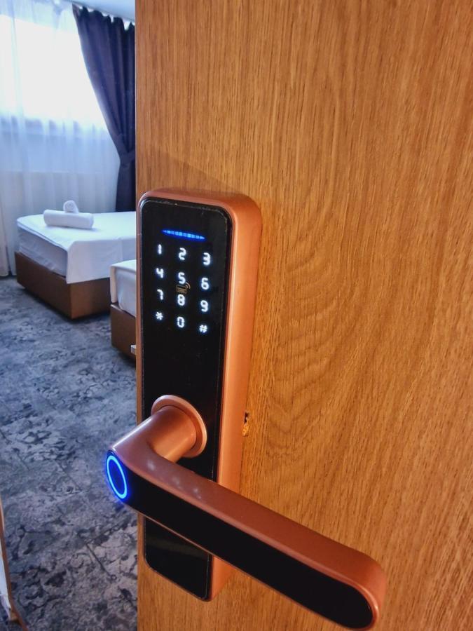 Stay Inn Rediu Valea Lupului  Buitenkant foto