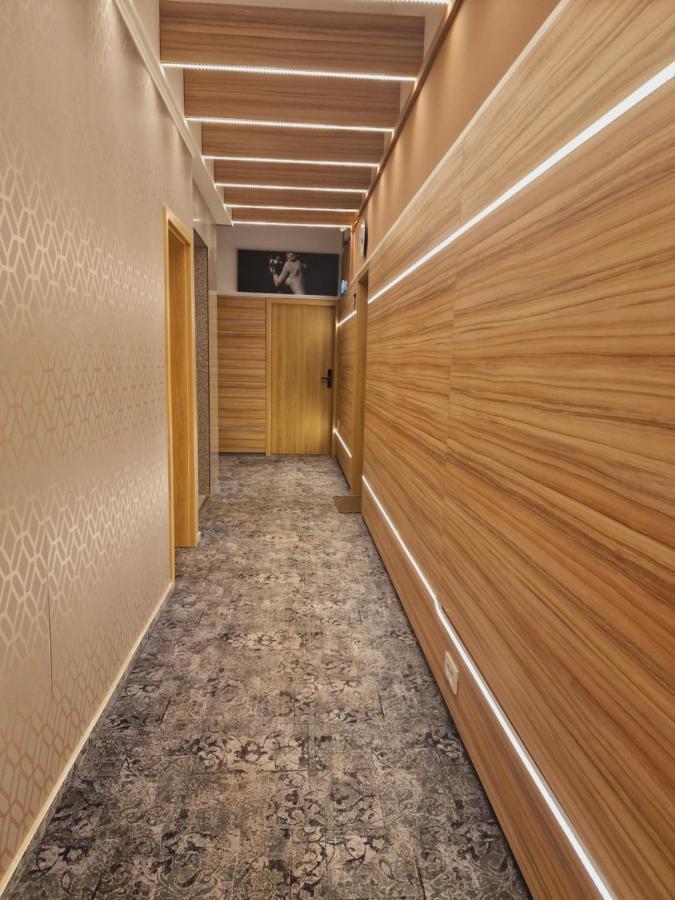 Stay Inn Rediu Valea Lupului  Buitenkant foto
