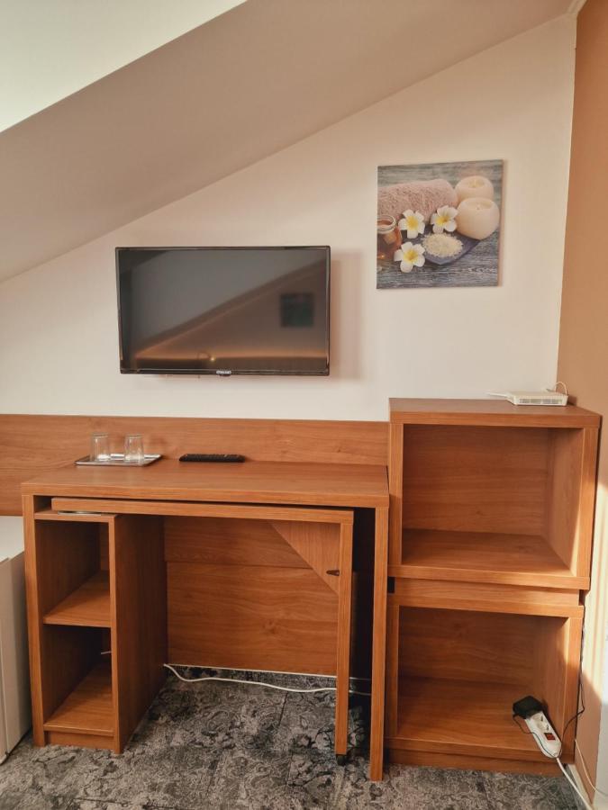 Stay Inn Rediu Valea Lupului  Buitenkant foto