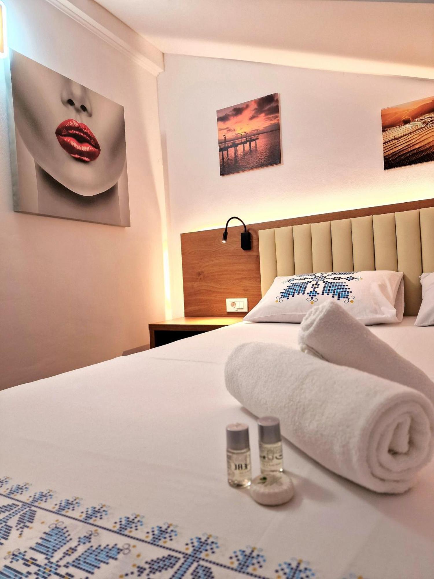 Stay Inn Rediu Valea Lupului  Buitenkant foto
