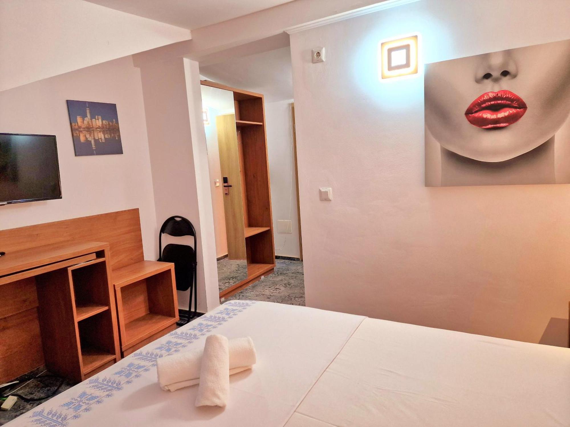 Stay Inn Rediu Valea Lupului  Buitenkant foto