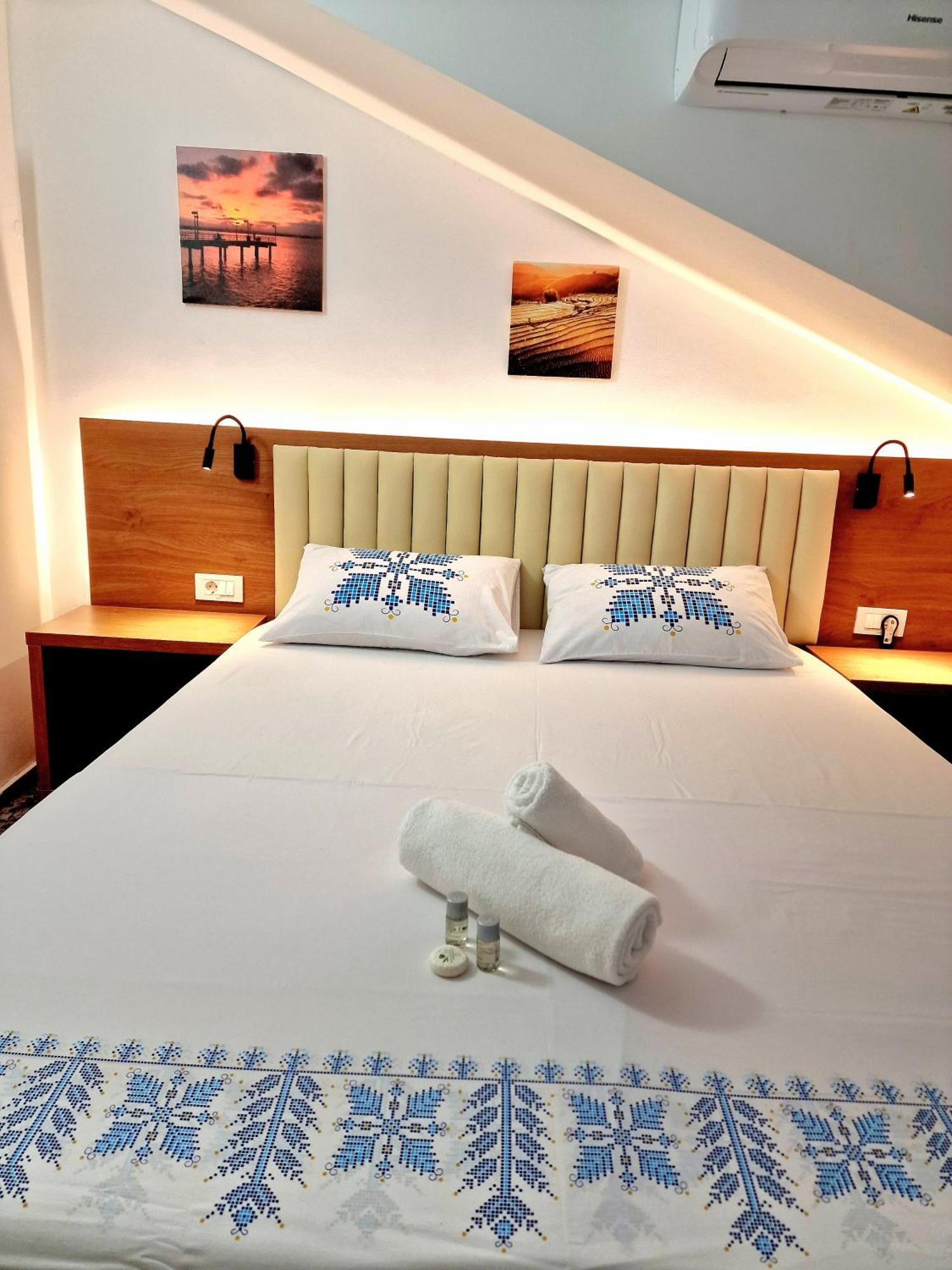 Stay Inn Rediu Valea Lupului  Buitenkant foto